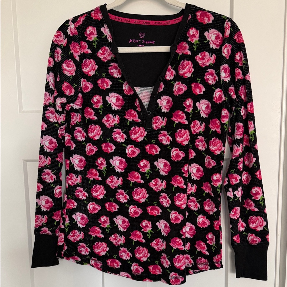 Betsey Johnson Floral Black Pink Roses Pajama Top Size S Waffle Button up NWOT